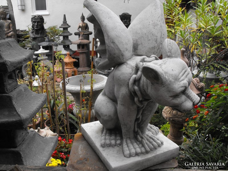 Ritkaság ! Nagy Kapu Őrző szárnyas kutya kő szobor Műkő mitológiai  állat Nem sas és nem sárkány