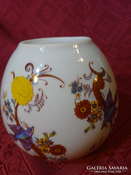 Öblös porcelán váza, magassága 10,5 cm. Vanneki!