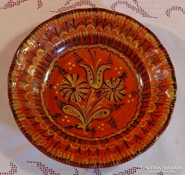 Richly decorated wall plate with hand painting, 23 cm