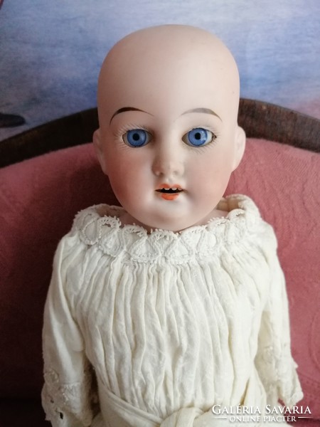 Antik porcelánfejű baba 
