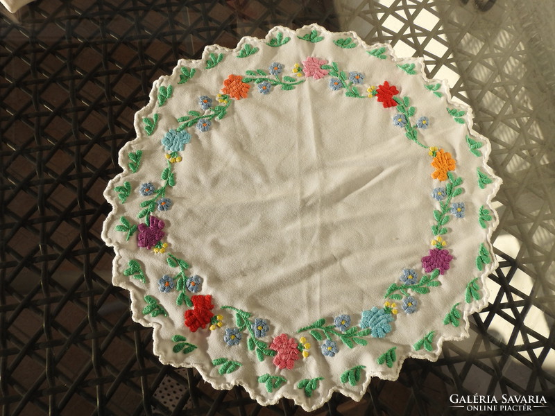Hand-embroidered round tablecloth