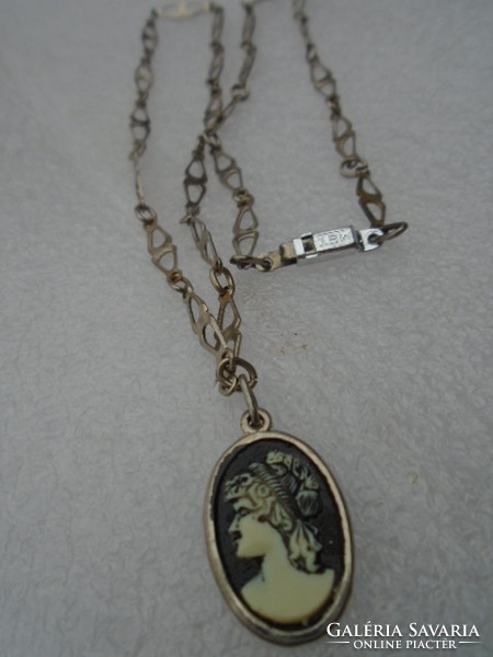 Cameo antique noble steel necklace from the 50s, which has never been used, the chain is 45 cm