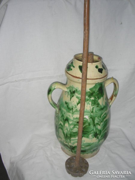 Délvidéki cserép vajköpülő