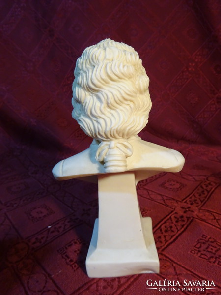 Bust of Mozart's alabaster, height 15 cm. He has!