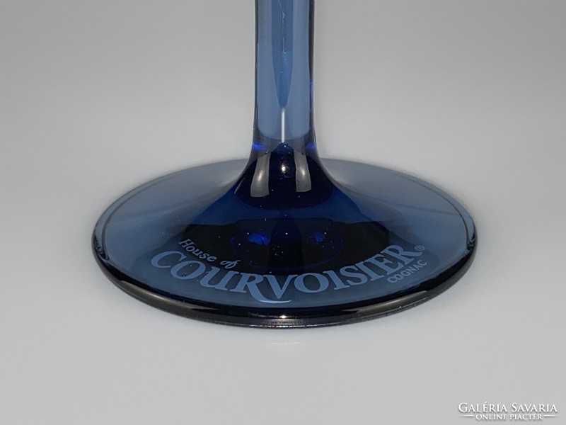 Courvoisier konyakos poharak