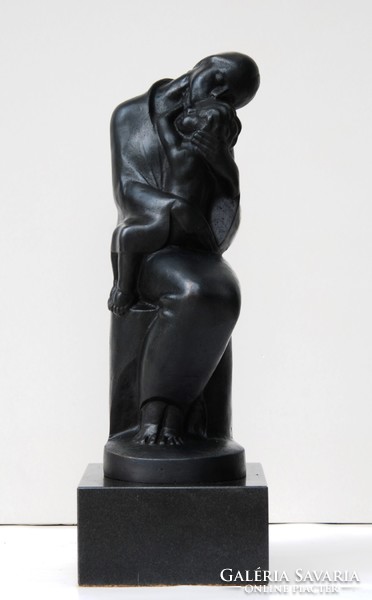 Gallas Nándor (1893-1949): Anya gyermekével, bronz szobor gránit talpon