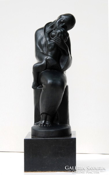 Nándor Gallas (1893-1949): mother with her child, bronze statue on a granite base