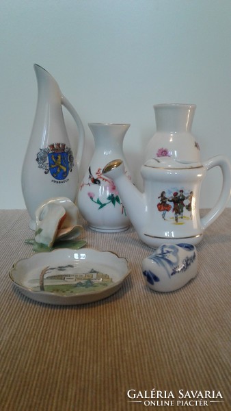 A collection of 7 pieces of porcelain