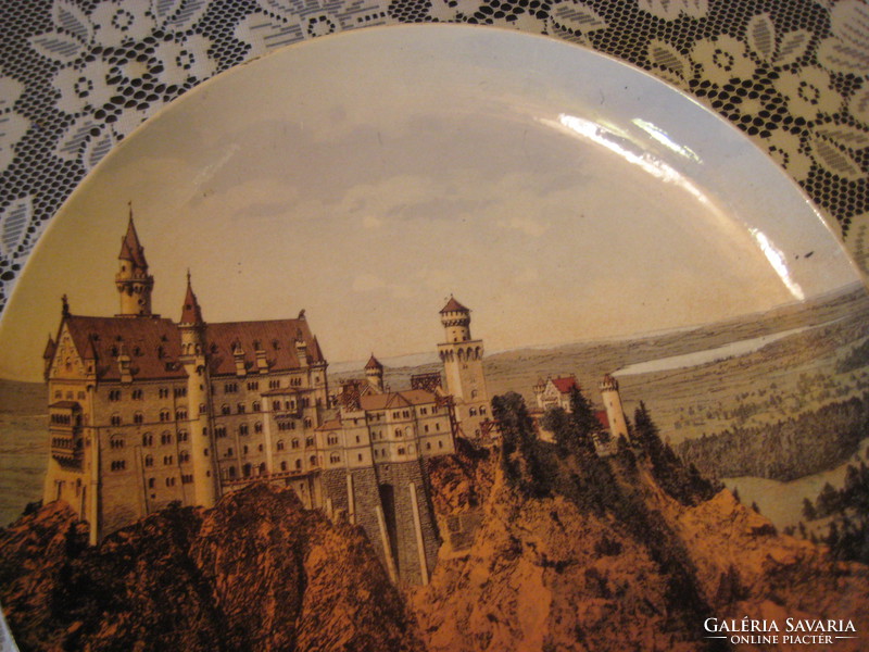 Sarreguemines porcelain wall plate on it in the Neuschwannstein / Bavarian o. / Old castle