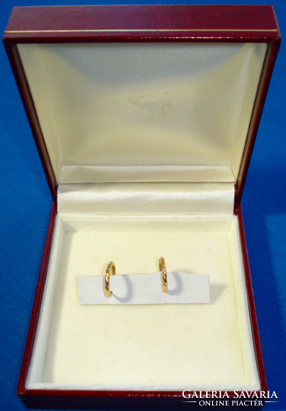Sárga és fehér arany, C alakú fülbevaló pár (18K)