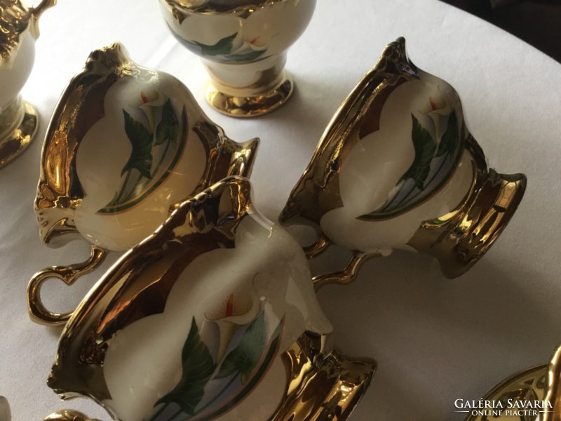 Páratlan szépségű arany-fehér porcelán teáskészlet