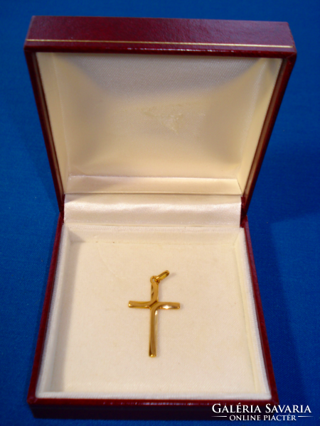 Beautiful, unusual shaped cross pendant (18k)