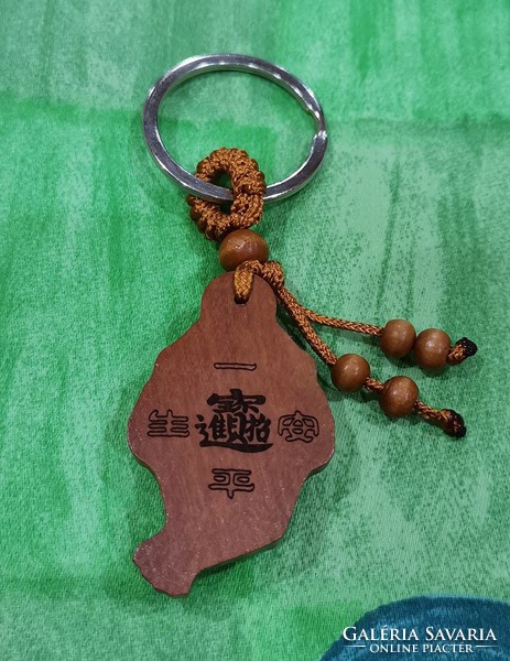 Real room. Feng shui rosewood key ring, three-legged frog - wealth