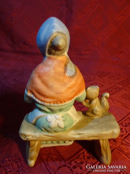 Porcelain figure, aunty with her kitten, height 13 cm. He has!