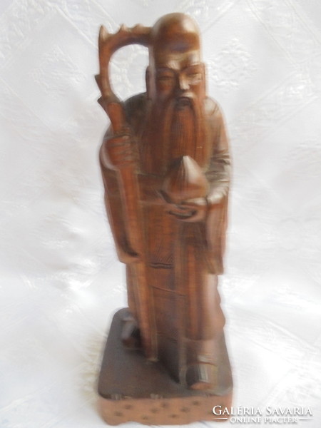 Faragott szobor: Kínai bölcs figura