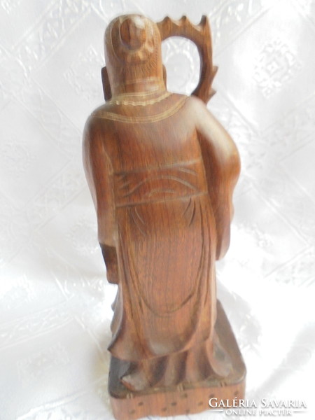 Faragott szobor: Kínai bölcs figura