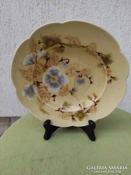 Antik Zsolnay kínáló, tányér, Asztalközépnek, dísznek 1800 As évek,Csalàdi pecsétes virágokkal.