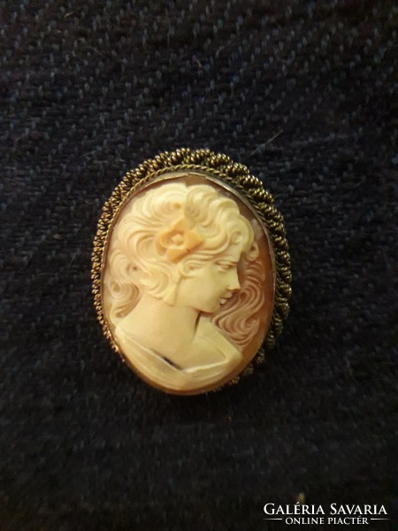 A wonderful Mediterranean cameo pin