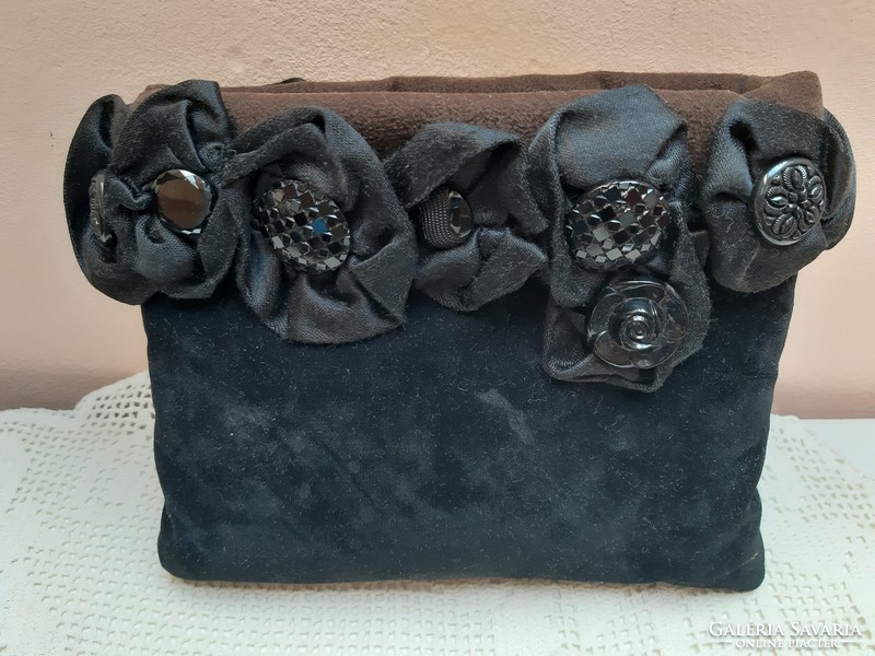 Fekete fodros rózsa gombos retro női alkalmi színházi bársony táska tüll pánttal 