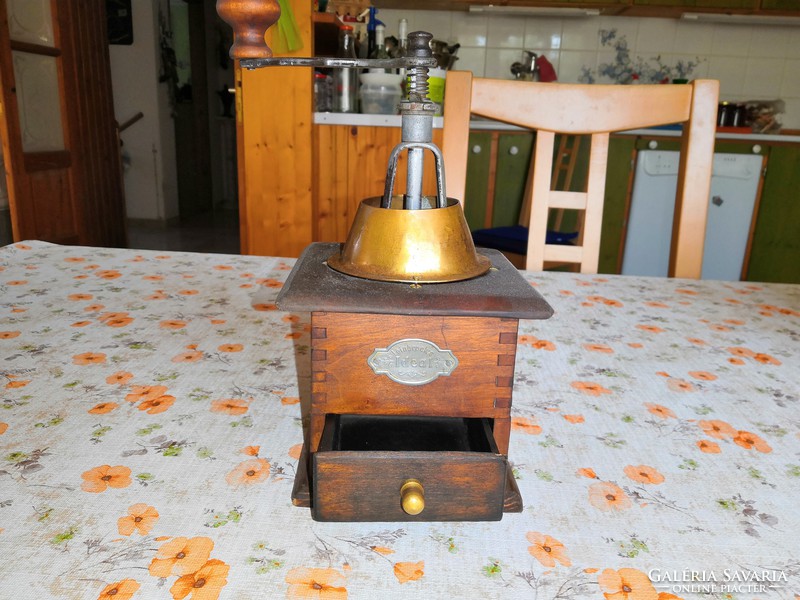 ​Coffee grinder, antique, open, with conical dispenser