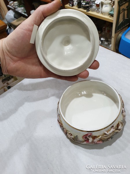 Régi olasz porcelán bonbonier 