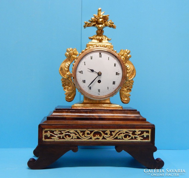 Működő óra az 1800-as évek első feléből mini szerkezettel