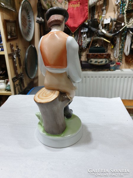 Zsolnay porcelán figura 