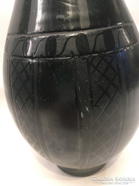Karcagi black clay vase