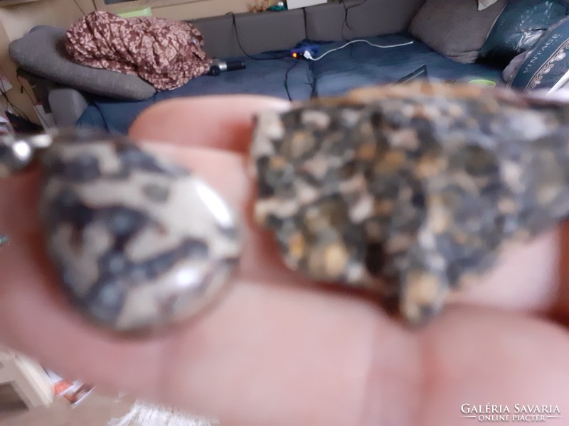 925 ös ezüst medál valódi leopard jaspis kővel 