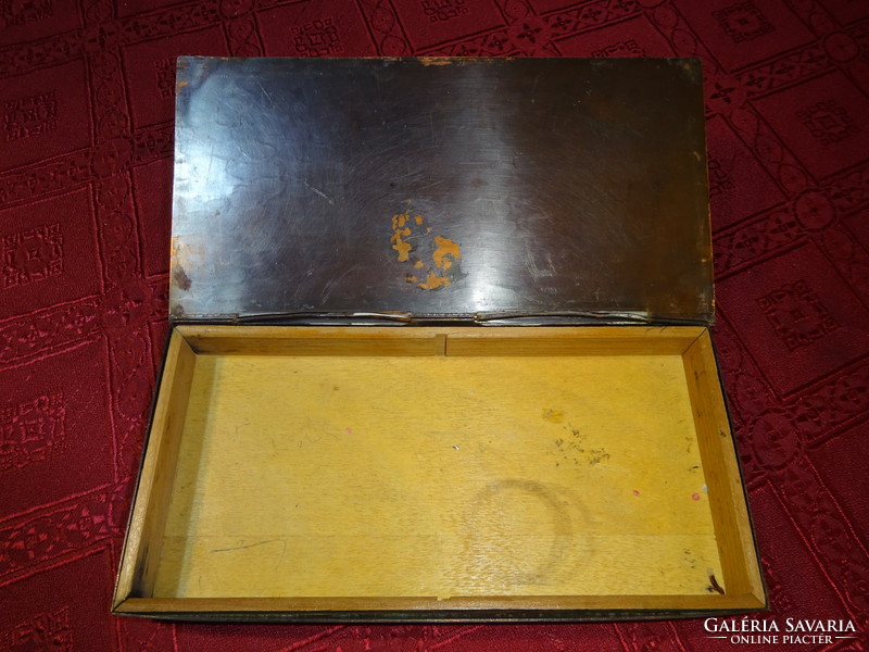 Bronze box with wooden insert, print depicting a vintage scene. He has!