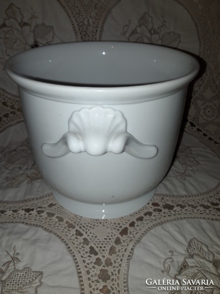 Stoneware pot