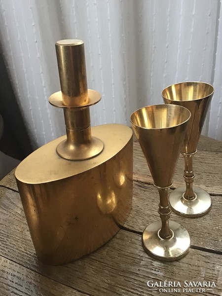 Régi SKULTUNA Svéd aranyozott réz Design italos palack két pohárral