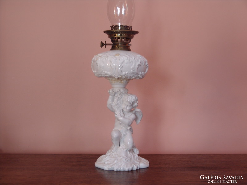 Hatalmas angol figurális porcelán petróleum lámpa
