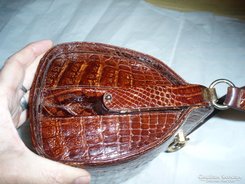 Wonderful vintage genuine crocodile handbag, shoulder bag.