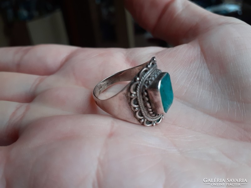  Csodaszép smaragd  köves ezüst gyűrű 8 as ( 57) meret opak
