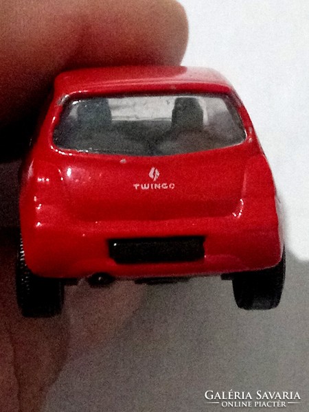 Majorette Renault Twingo kisautó. 