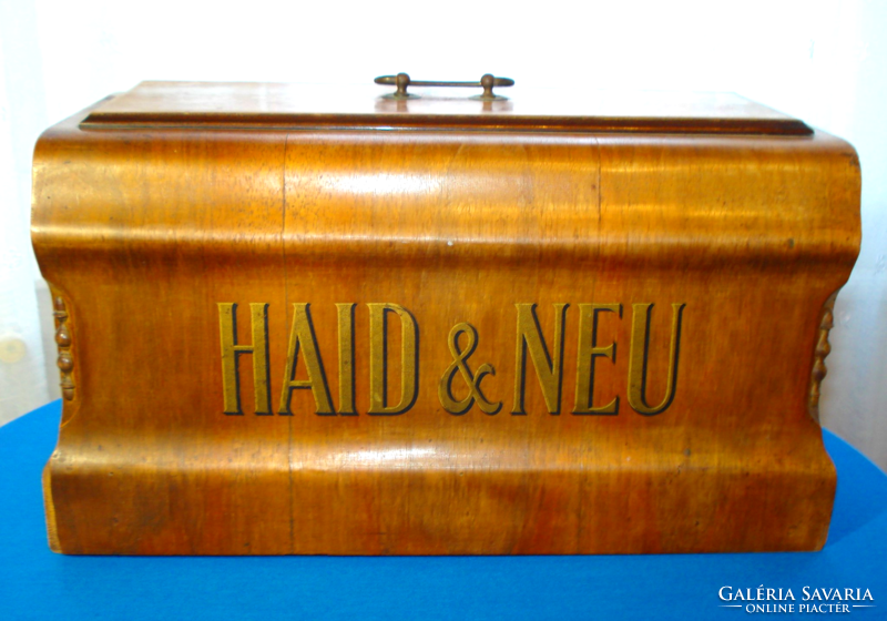 Antik Haid & Neu varrógép fedele (1860-1882)