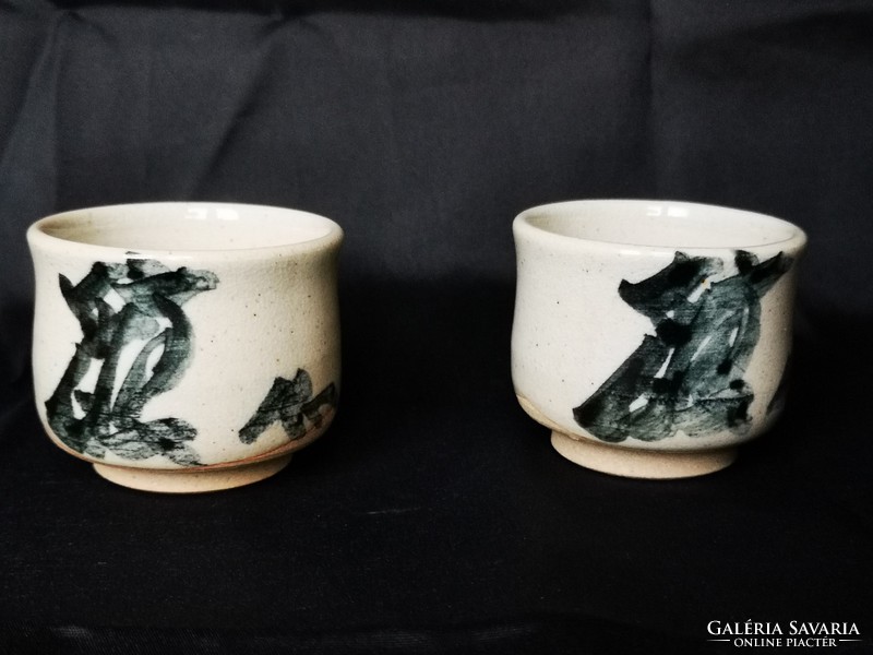 Hagyományos, japán kerámia teáscsésze párban