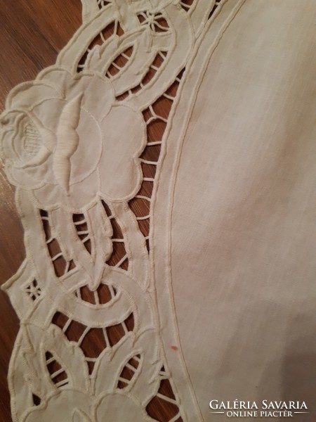 Snow-white madeirah tablecloth 67cm