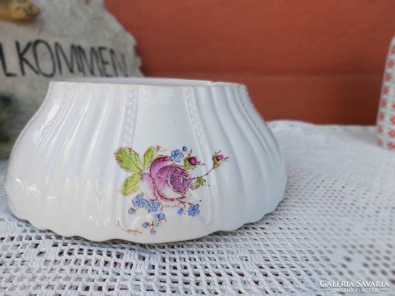 Gyönyörű mintával virágos rózsás  pogácsás porcelán tál paraszti dekoráció