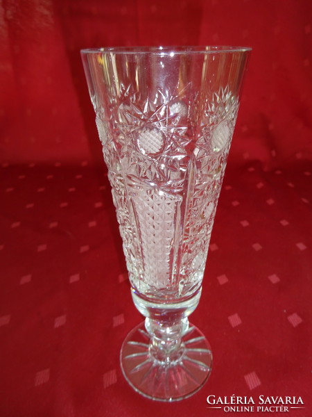 Kristályüveg pezsgős pohár, gyönyörű csiszolással, magassága 18 cm. Vanneki!