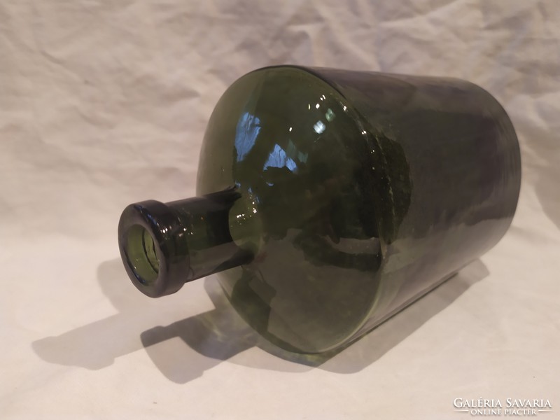 Antik zöld Kores Rt Budapest dombornyomott tintás üveg palack