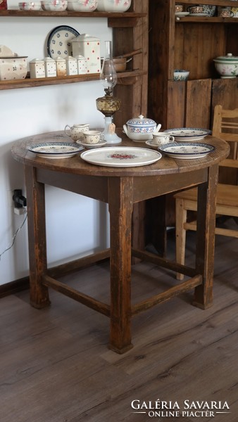 Rustic round kitchen table