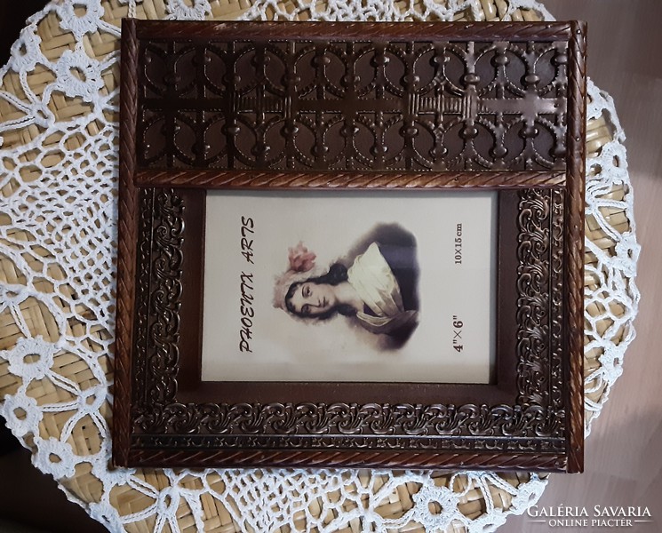 Copperornate,hand-carved wooden Indonesian supportive picture holders,beautiful pattern,decorative