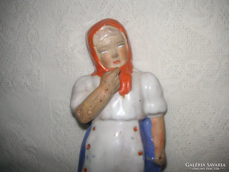 Szécs ceramics, little girl in a red scarf, 22 cm
