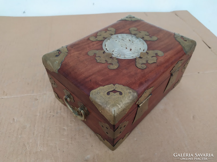 Antik kínai zsírkő berakásos ékszertartó dísz doboz réz szerelékkel zárja nélkül