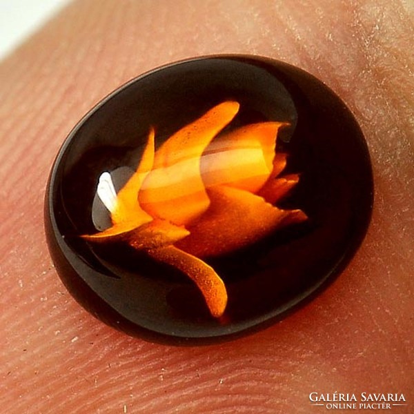 Genuine, 100% natural engraved Baltic amber gemstone 0.73ct value: 11,100 HUF!