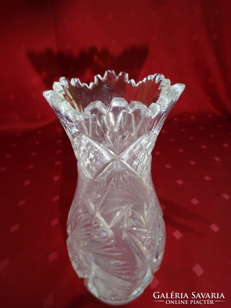 Gyönyörű mintájú kristály váza, magassága 17 cm. Vanneki!