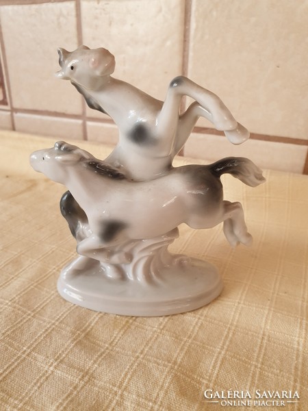 Porcelain horse statue, climbing porcelain horses. 0D381 marked bock-wallendorf