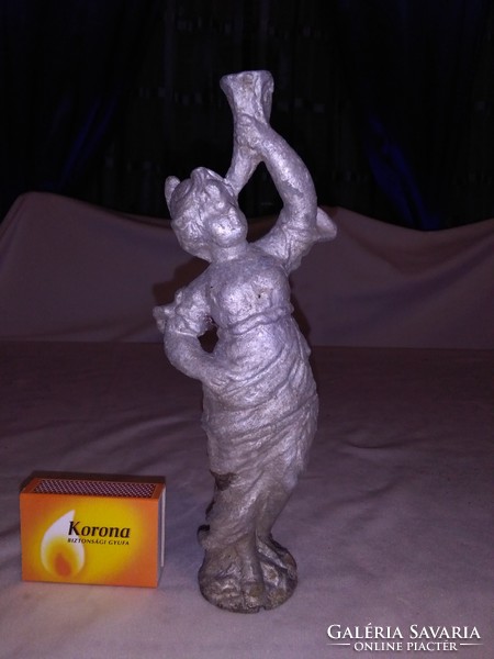 Alumínium szobor - nő bőségszaruval